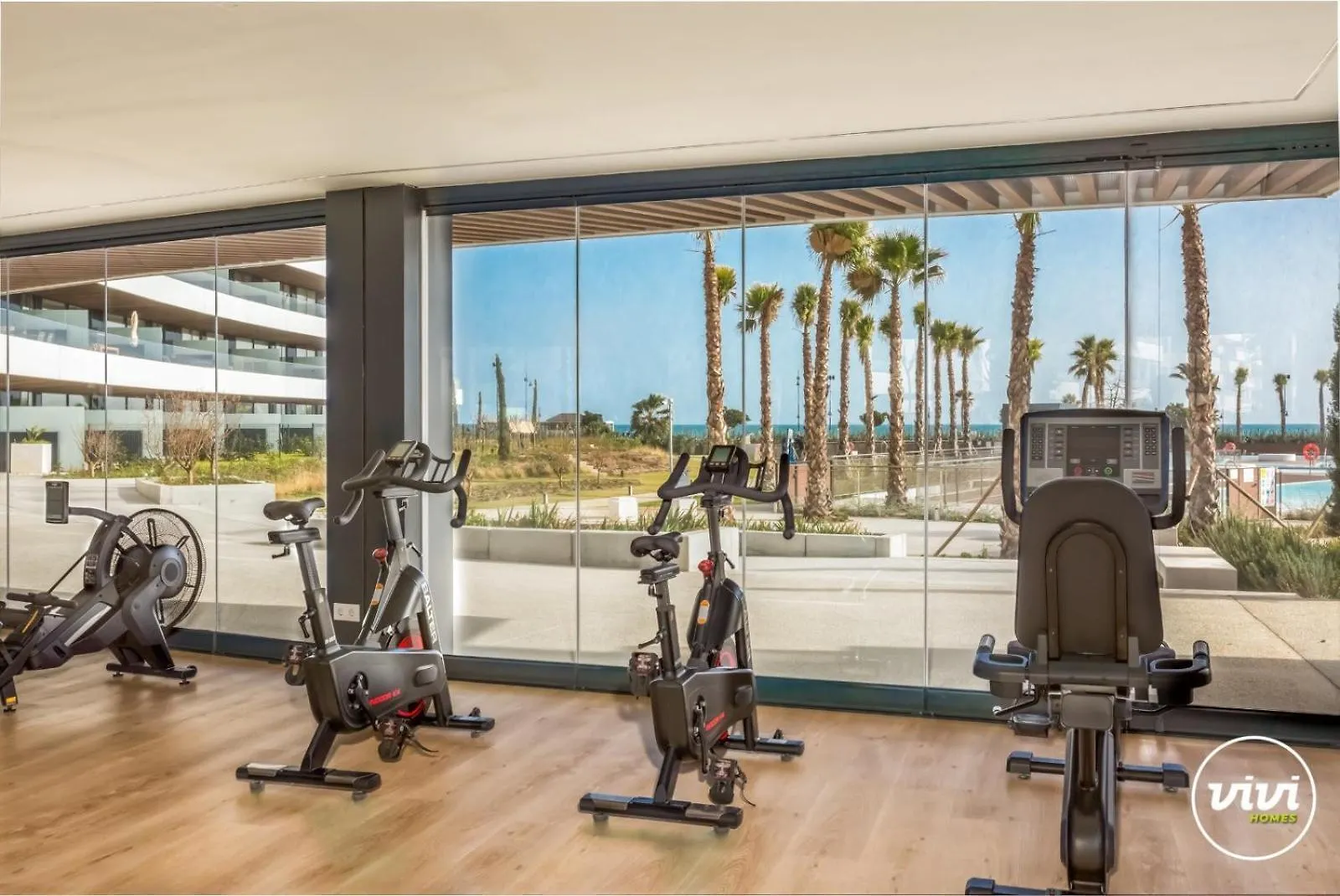 Vivi Homes - Dali Pool, Sauna, Gym & Sea View Торремолинос